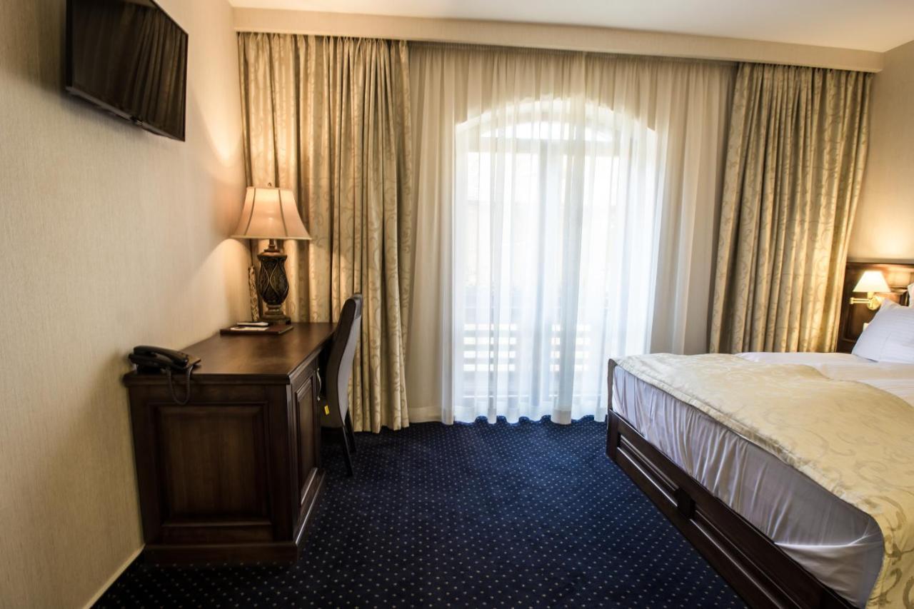 Noblesse Boutique Resort Сібіу Екстер'єр фото A room at the hotel