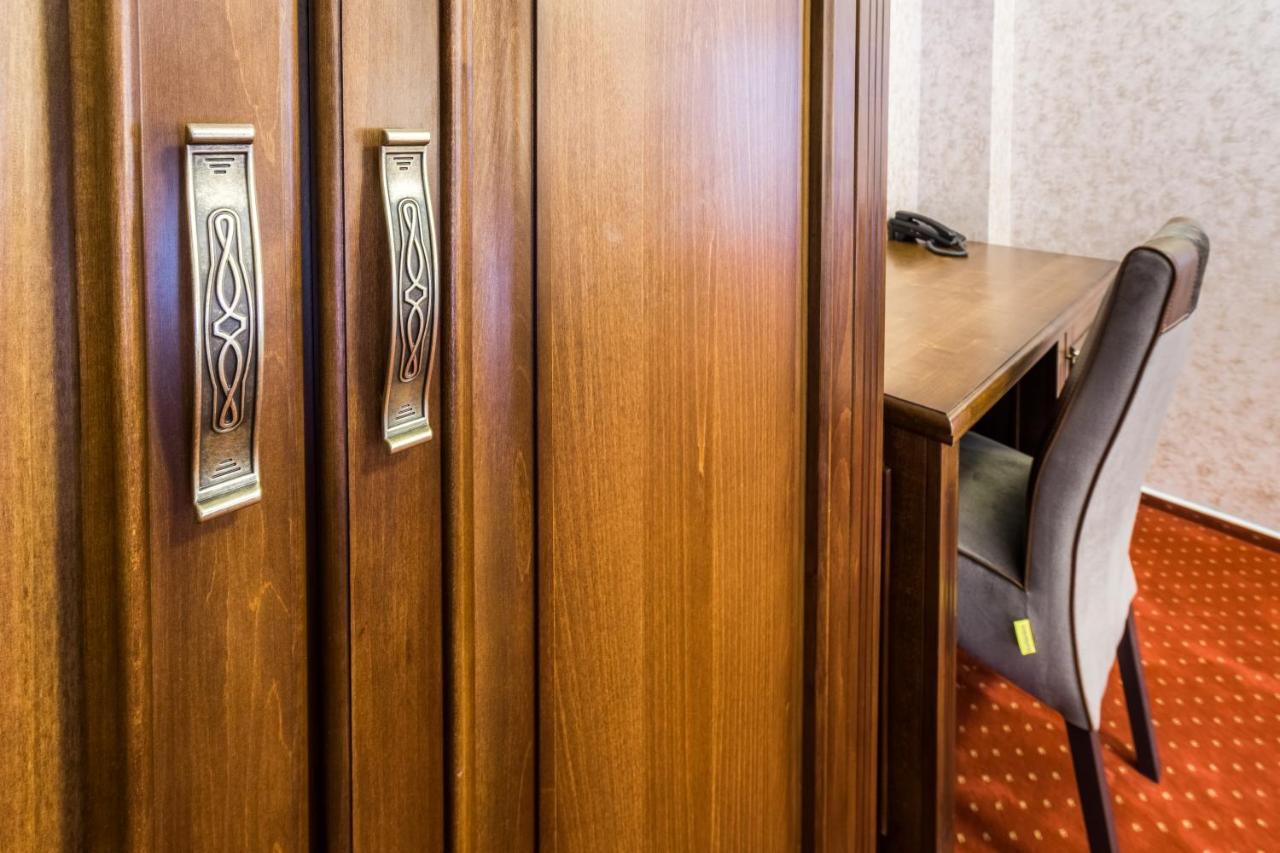 Noblesse Boutique Resort Сібіу Екстер'єр фото A room divider