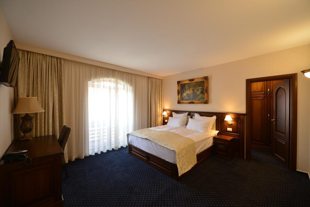 Noblesse Boutique Resort Сібіу Екстер'єр фото A room at the hotel