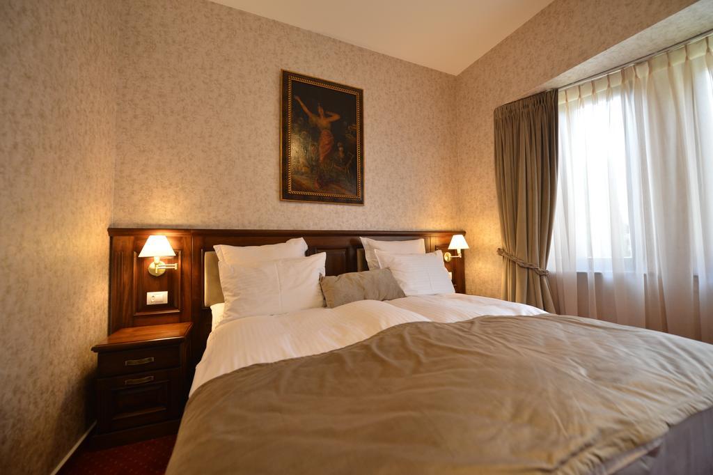Noblesse Boutique Resort Сібіу Екстер'єр фото A room at the hotel