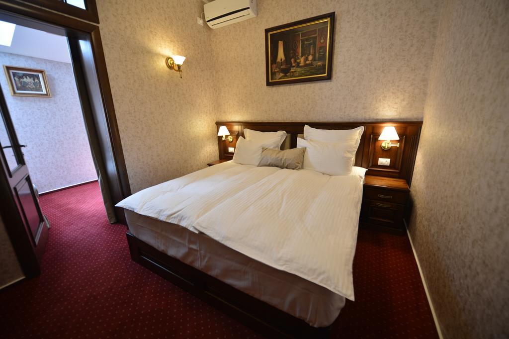 Noblesse Boutique Resort Сібіу Екстер'єр фото A room at the hotel