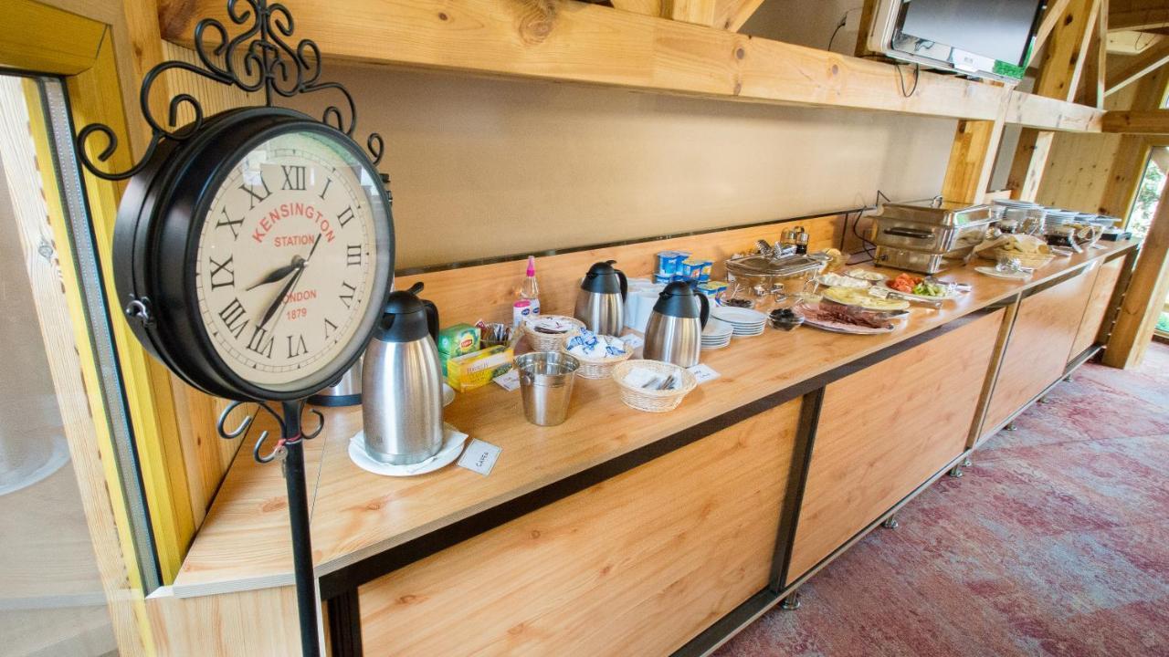 Noblesse Boutique Resort Сібіу Екстер'єр фото The self-help breakfast buffet at the station