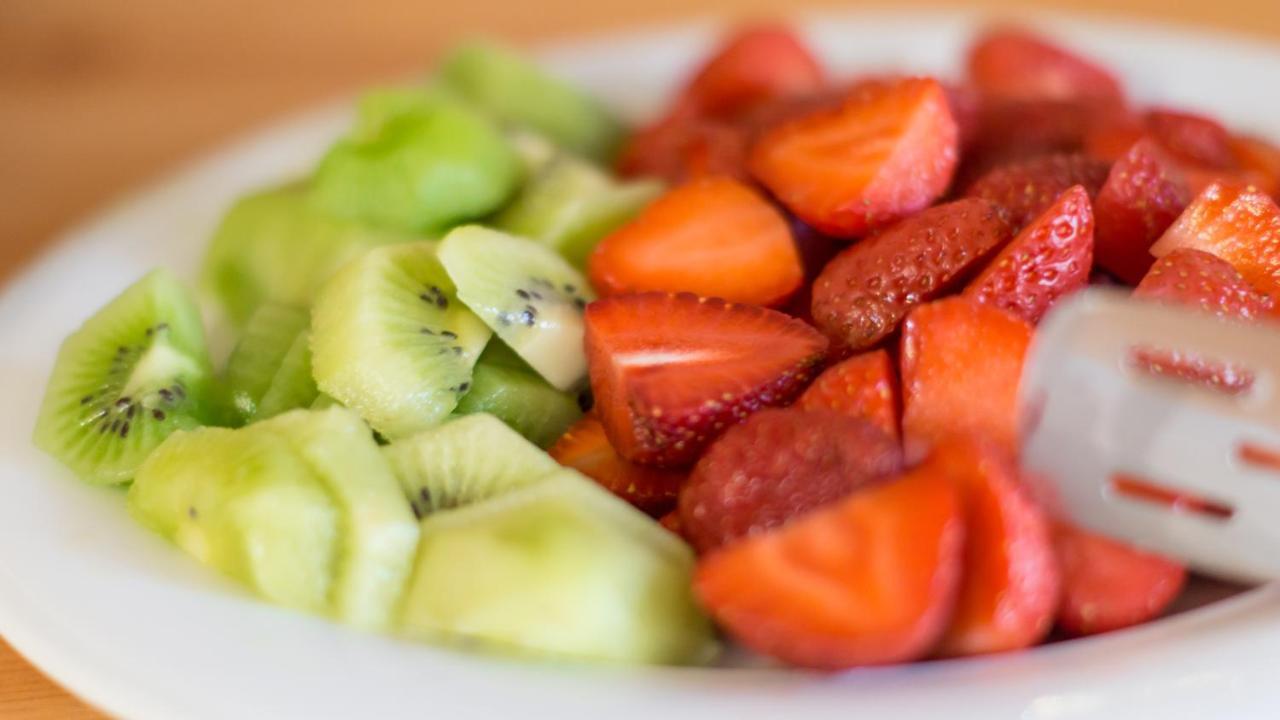Noblesse Boutique Resort Сібіу Екстер'єр фото Fruit salad